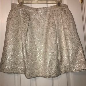 Glitzy ivory and silver jacquard skater skirt. Sz12